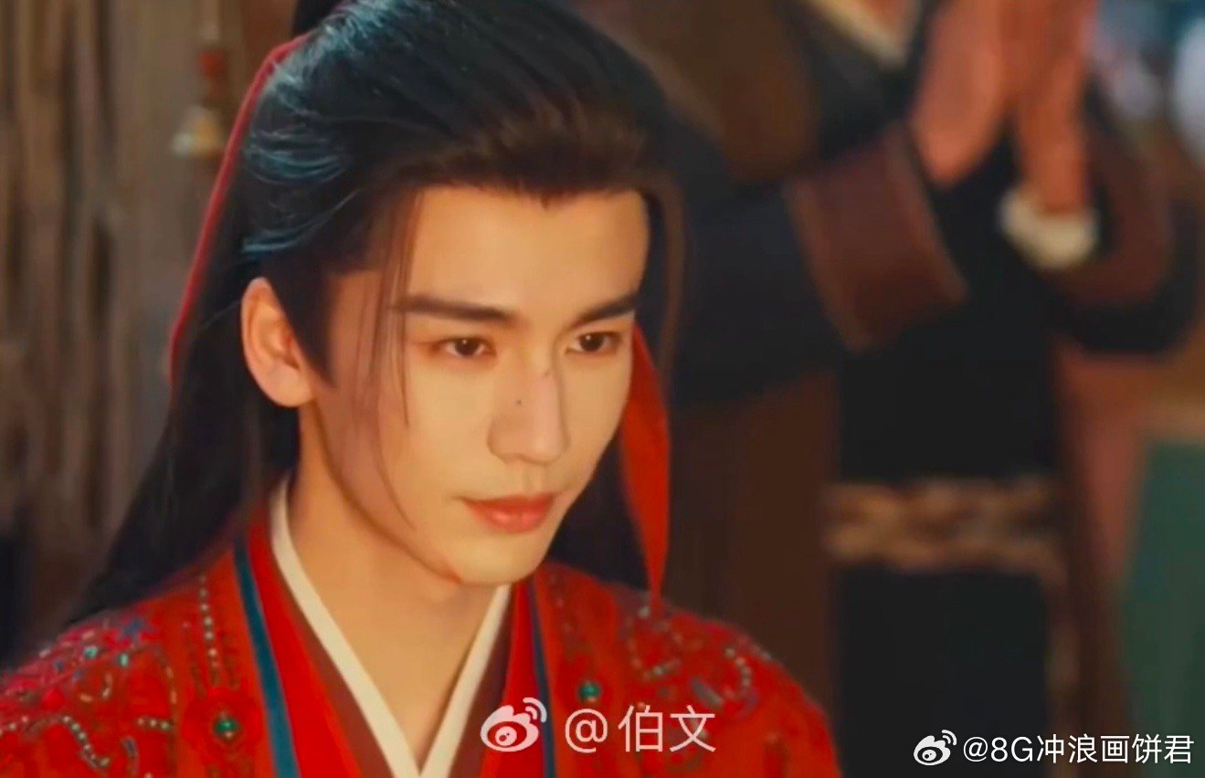 逐玉张凌赫田曦薇夫貌妻荣 张凌赫的红衣造型杀疯了！田曦薇的凤冠霞帔美哭了！什么叫