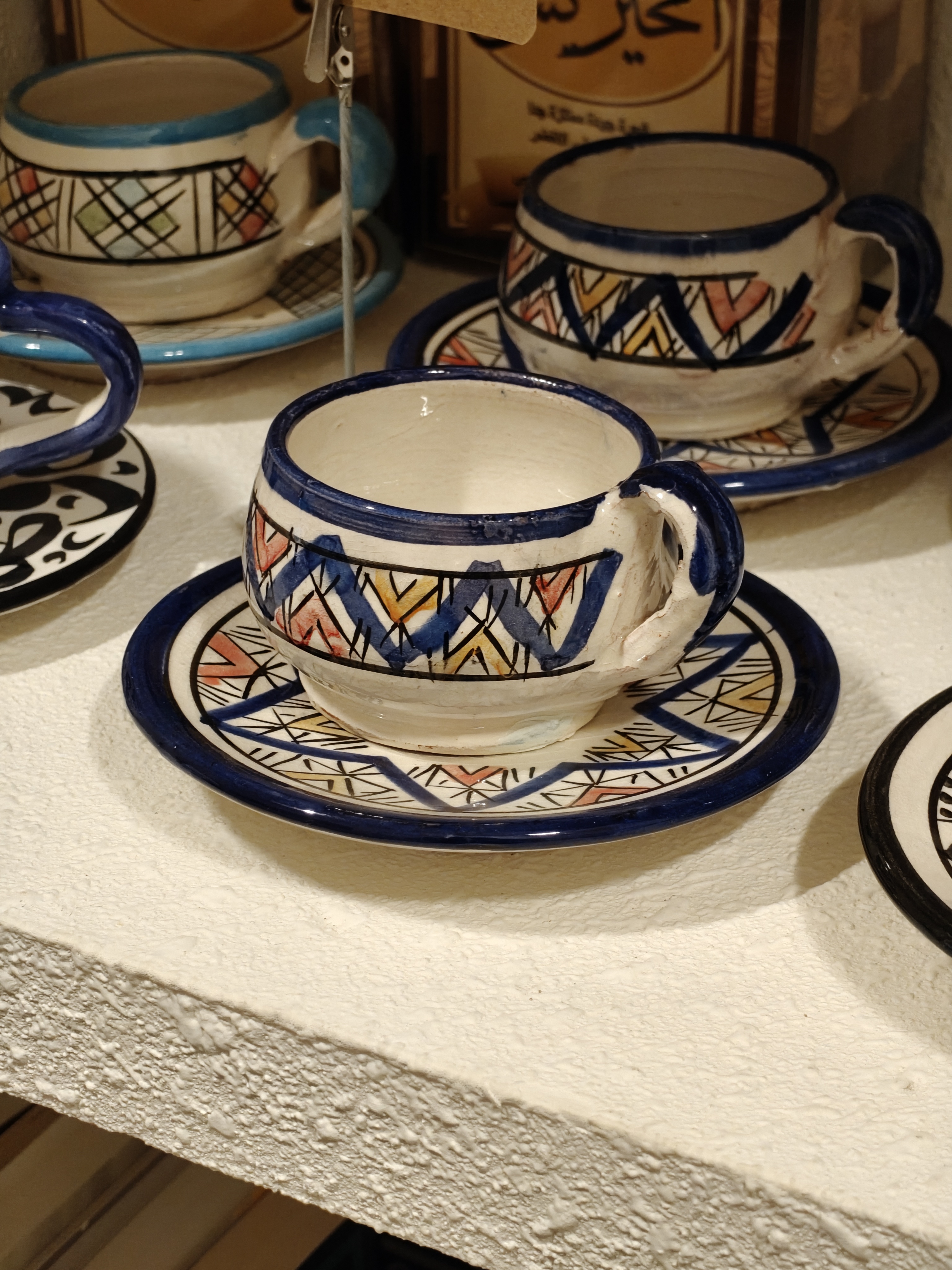 来海燕拍照，老板说楼下咖啡馆是外国人开的，我瞅了一眼地图说是华侨城No1，试了一