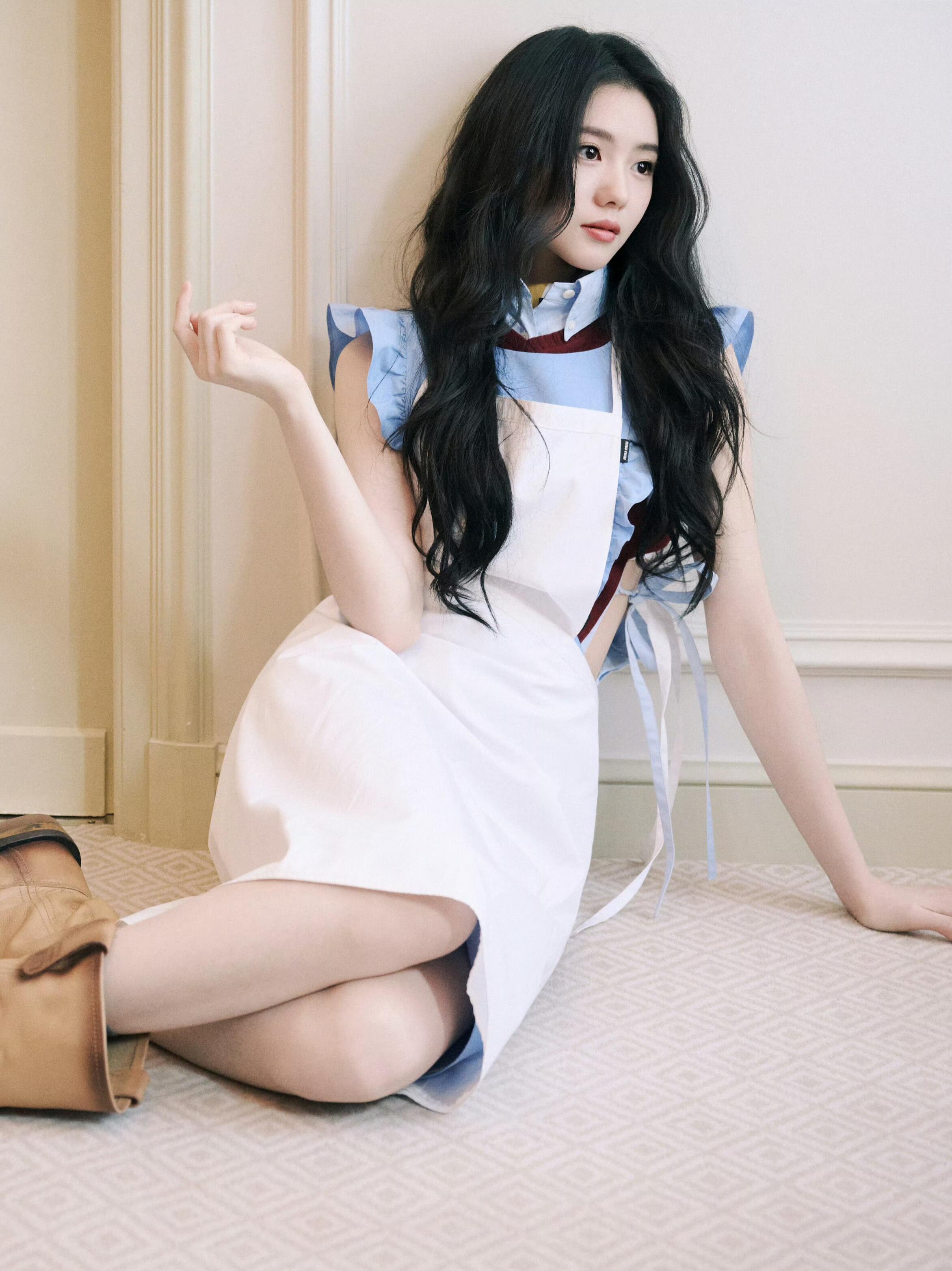 刘浩存巴黎时装周看秀造型来了！灵的