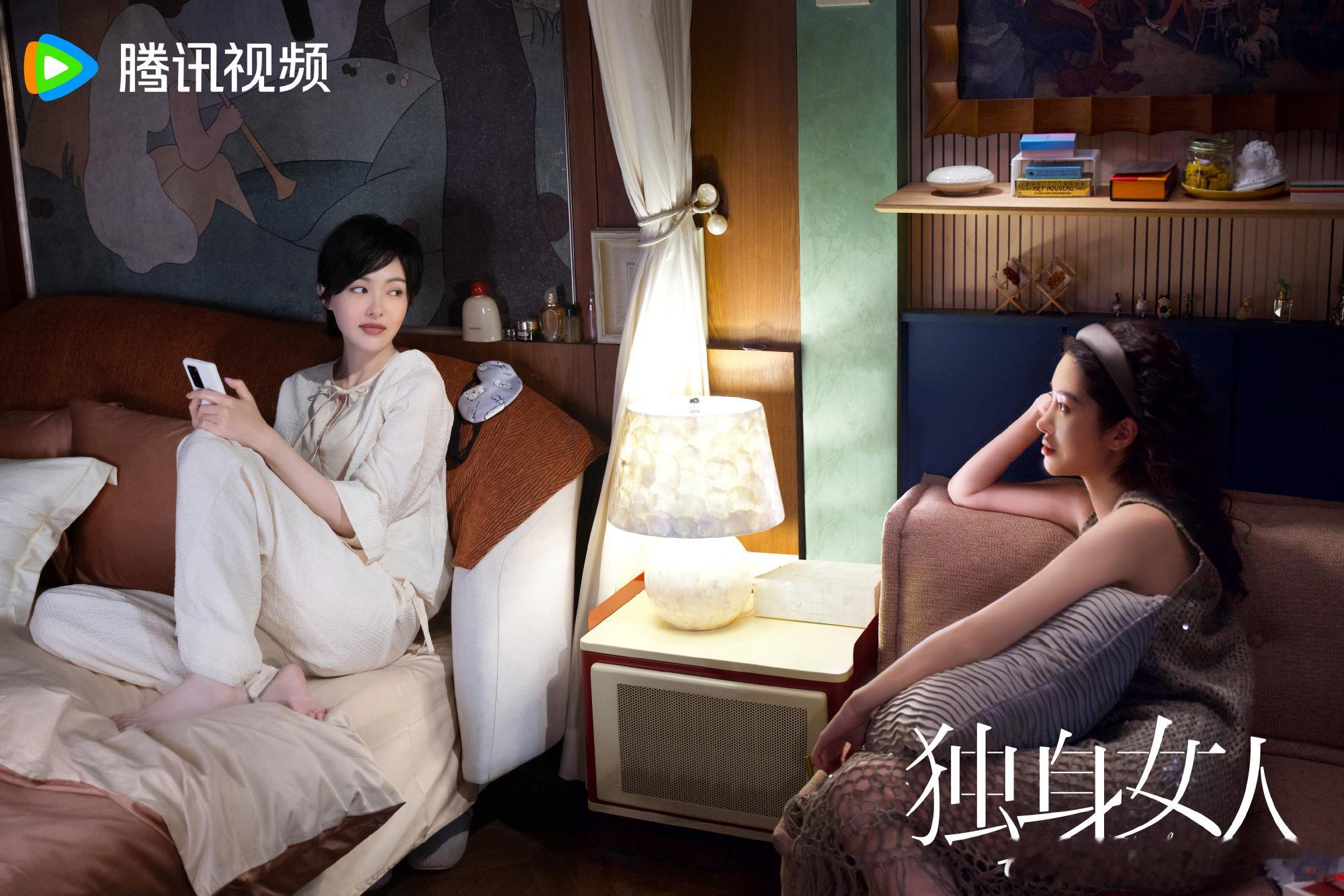 原《独身女人》已正式更名为《爱情没有神话》，这是唐嫣主演的央视片单入选作品。这样