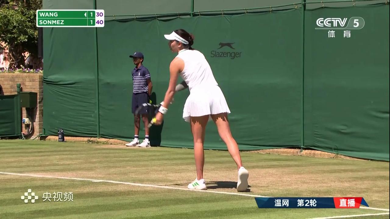 中国两朵金花如果合体就完美了！
郑钦文体力、发球和力量都是一绝，但是底线技术一般