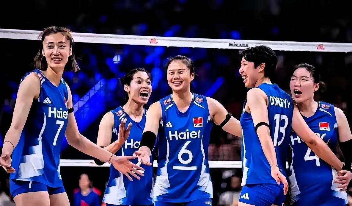 今晚19：30，中国女排在澳门迎战美国队！对方分站赛10胜2负高居榜首，咱们6胜
