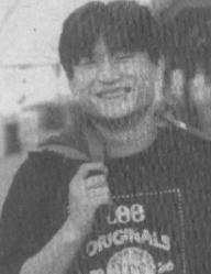 胡云峰：我的舅舅曾经在上海队踢后卫，算是家里唯一和足球结缘的长辈。有时候他看完我