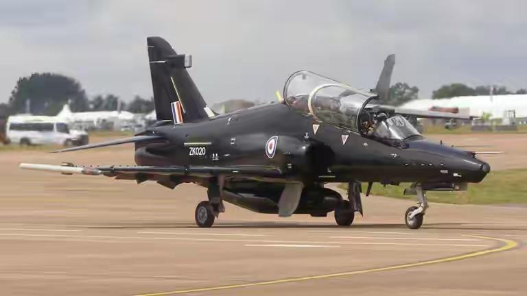 印:我们也要当教练了
俄:啥玩意 你给谁当教练啊
印:当然是阿英啊 我们要去帮他