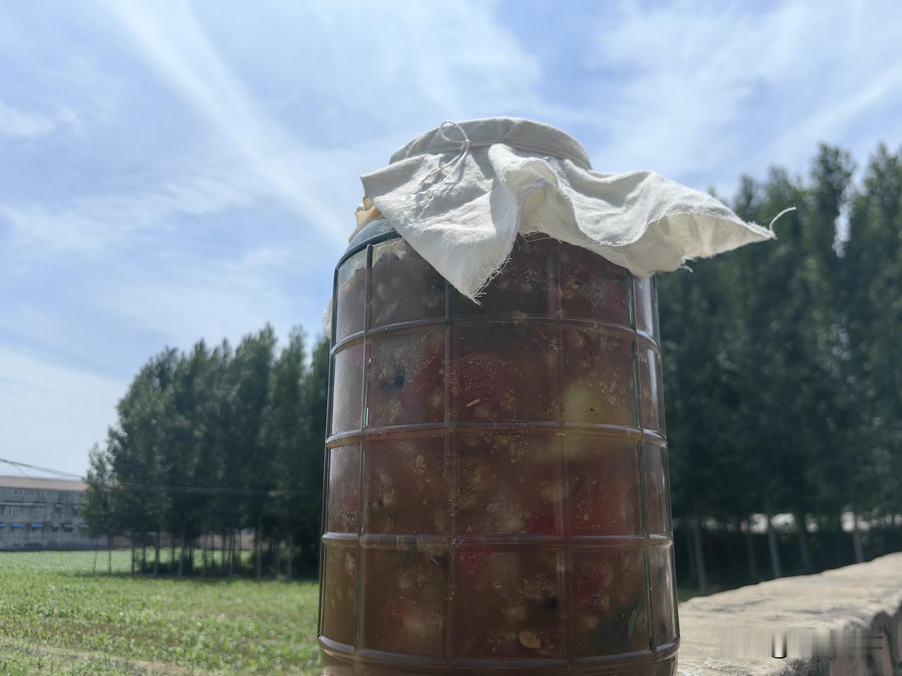 我算真服气我老公了。
那么喜欢干厨房里的活儿呢？
前一段我给大家说过，他要学习制