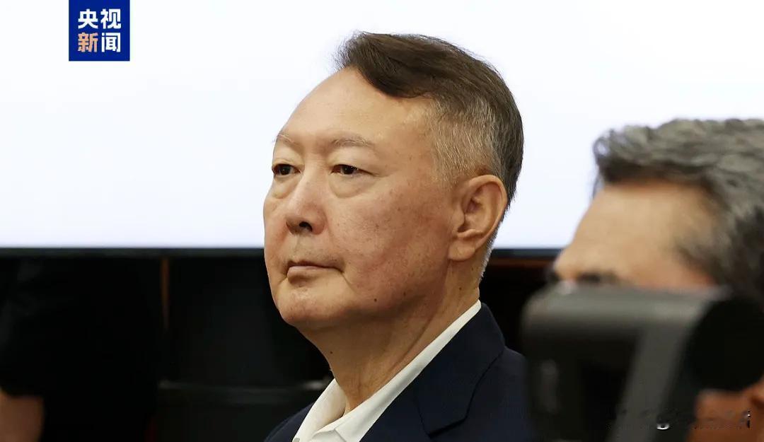 尹锡悦当年的这一疯狂举动，差点引发了一场朝韩战争。

2024年10月3日、9日