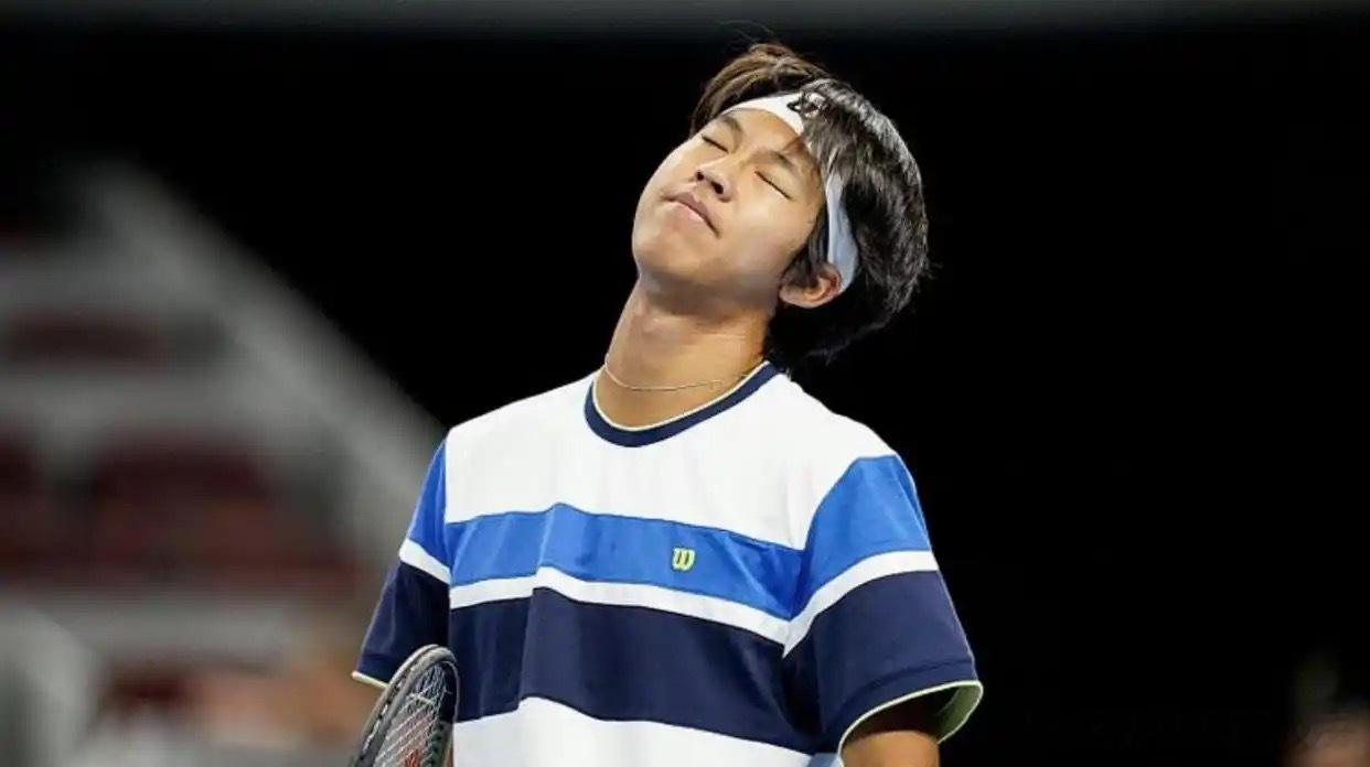 🔵ATP250香港男单资格赛决胜轮❌🇨🇳周意6-4/4-6/3-6不敌🇨