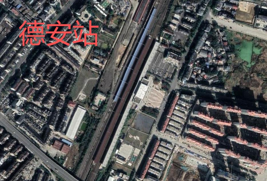 【德安站卫星地图】德安站位于九江市德安县，现为三等车站，属南昌铁路局管辖。
截至