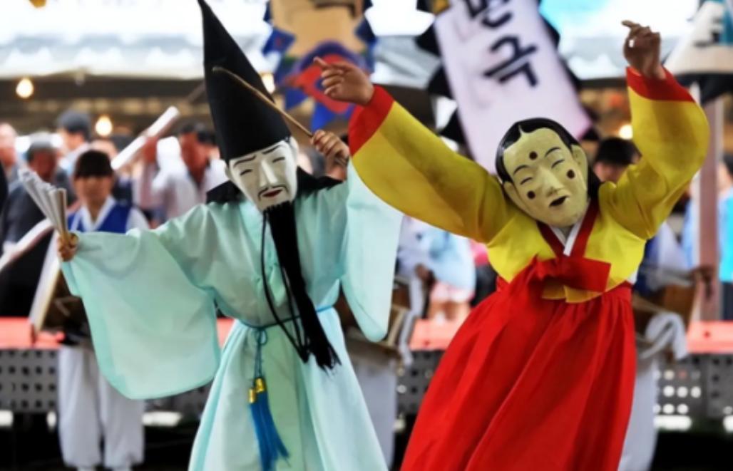 韩国丢脸丢到联合国了！中国甩出 137 条铁证，实锤韩国多年疯狂抢中国文化，全球