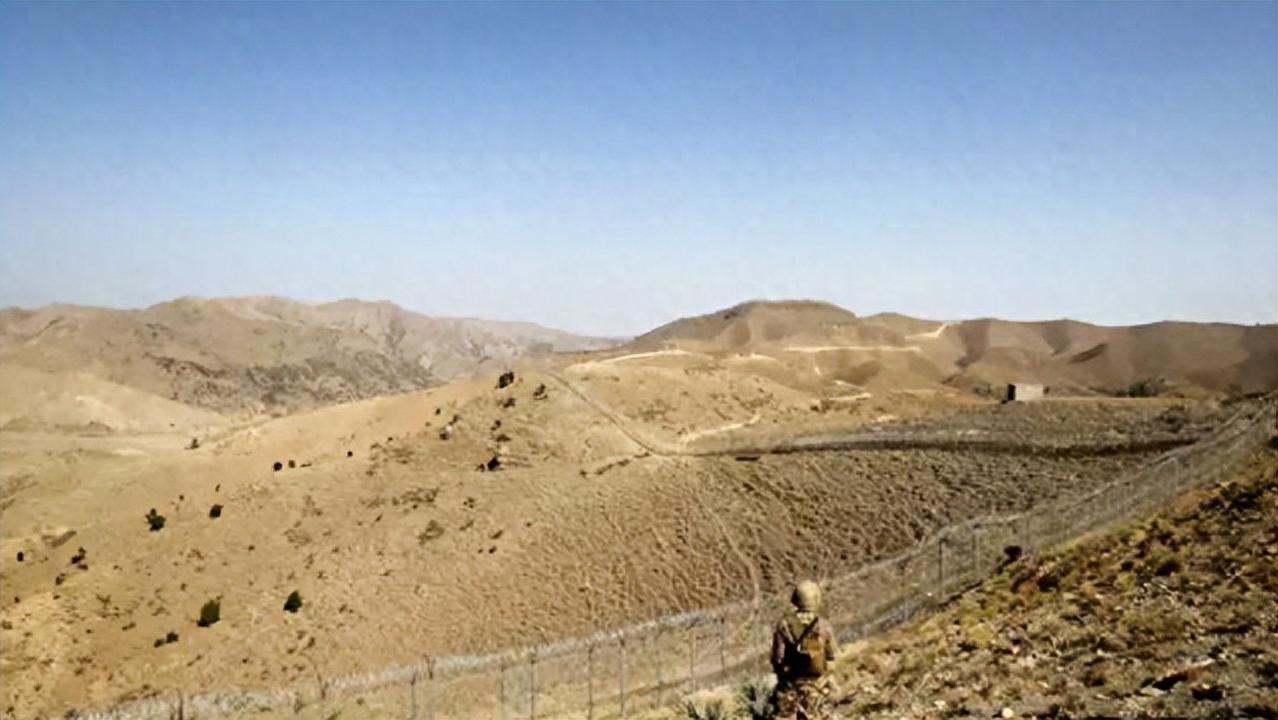 [太阳]巴军连夜出手，252哨所全毁，终于报了一箭之仇！塔利班损失惨重。
 
巴