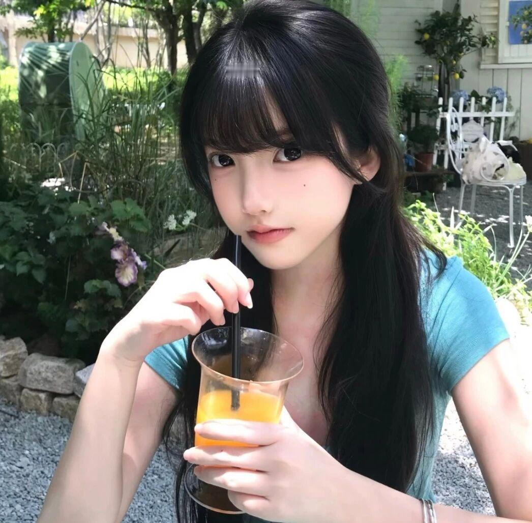 𝙒𝙚𝘾𝙝𝙖𝙩女生头像｜无水印分享  |ins风头像 | 小清新头像 
