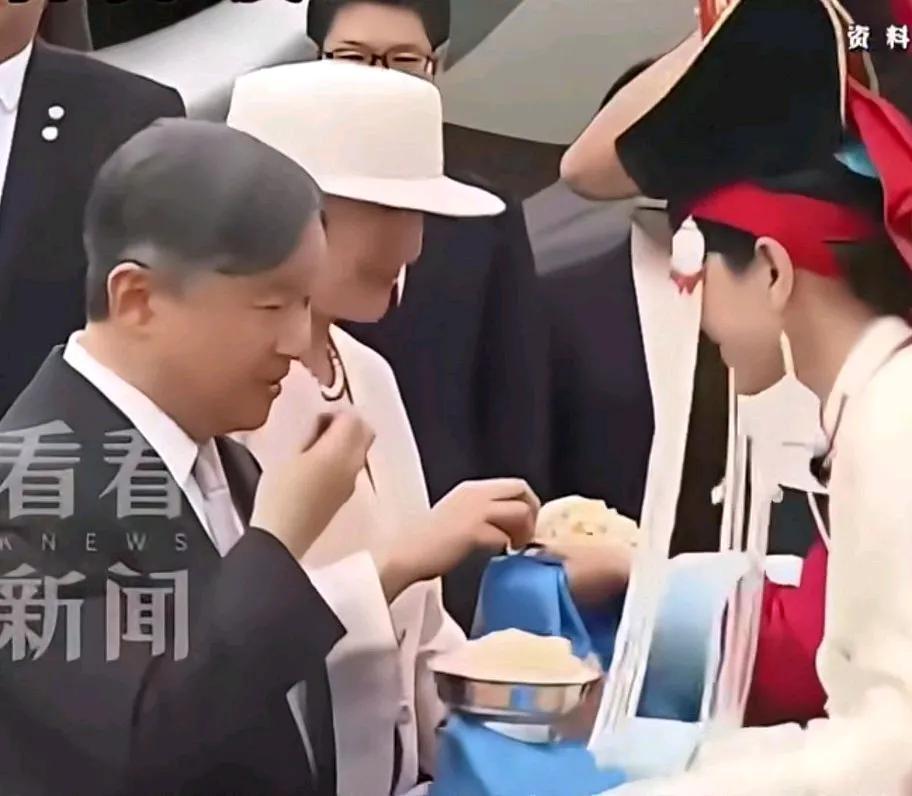 我们北边那个邻居，是挺有意思的。两个邻居大国它不靠，总想整个第三邻国。
前两年跟