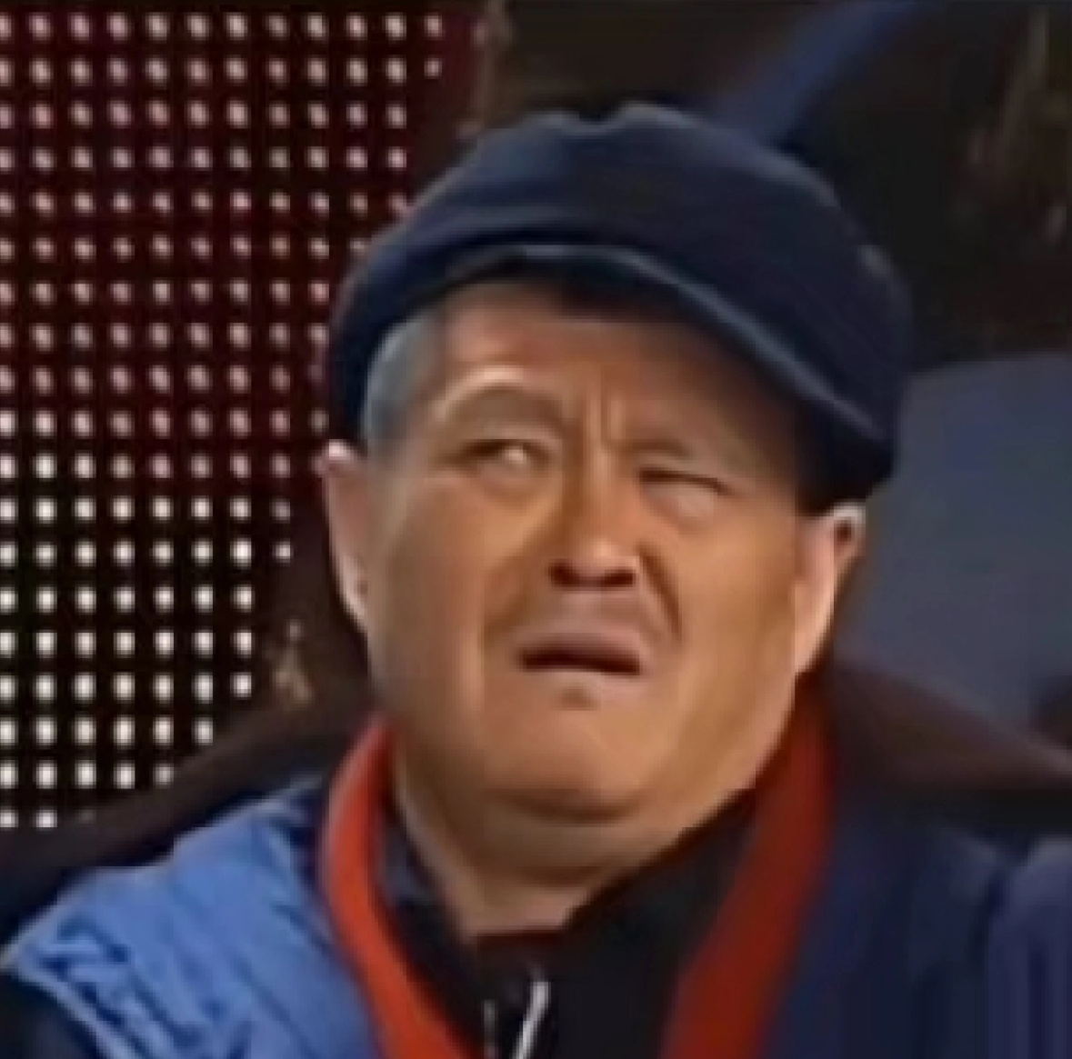 只要不是裸露不雅或带有攻击他人歧视的衣服，我觉得在任何场合任何地方穿都没问题[微