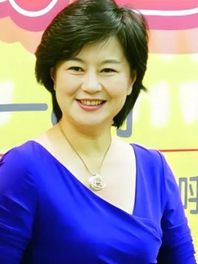 鞠萍姐姐真的是永远的童年回忆！一句“小朋友们小喇叭开始广播啦”，瞬间把70、80