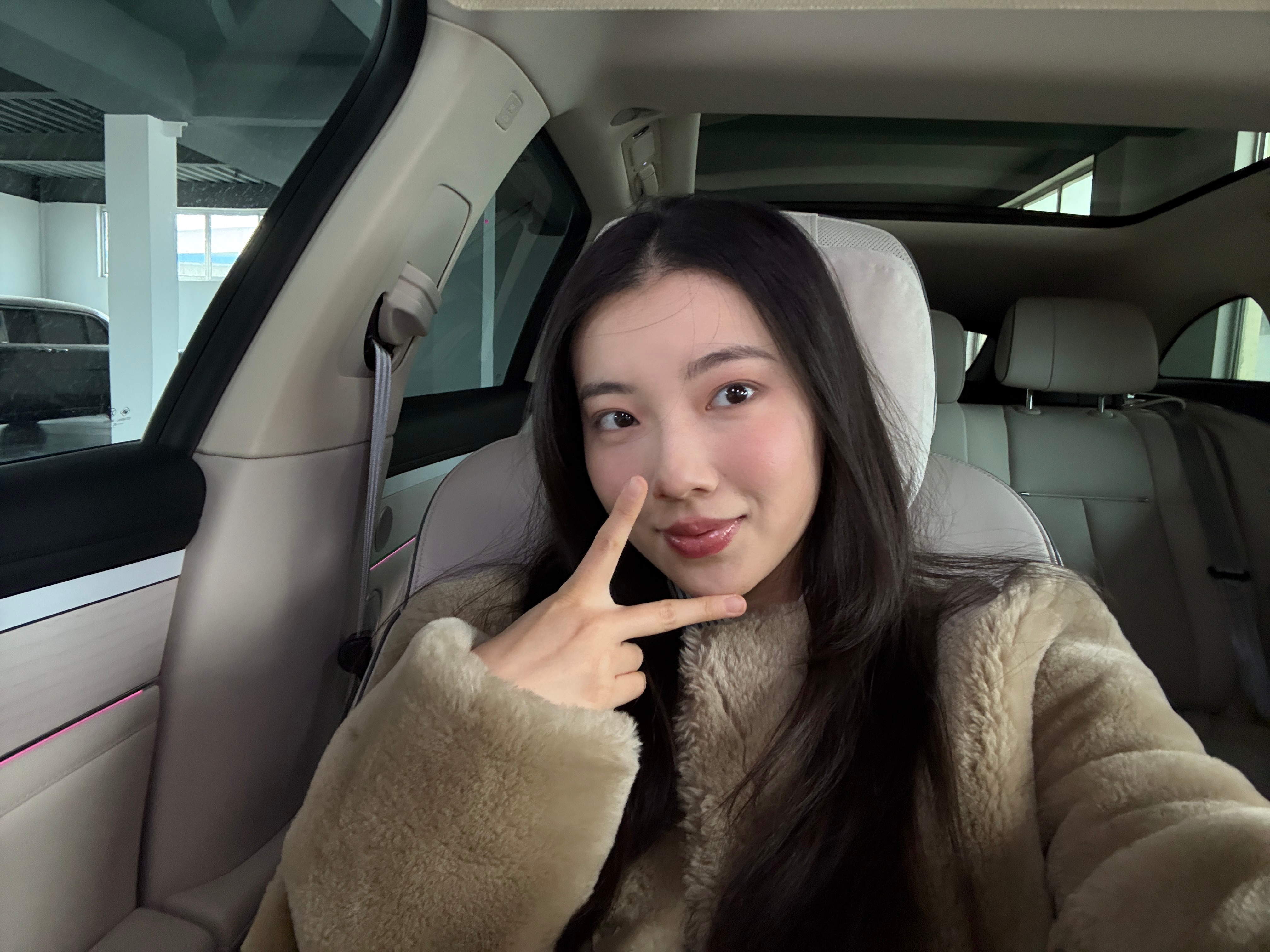 尚界h5的化妆镜也太适合作为自拍补光灯了吧，感觉脸都平整了