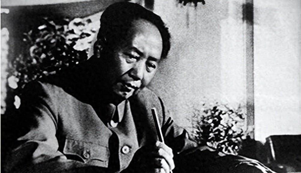 毛主席指挥的这场战役在世界战争史上极为罕见，美国难以理解，苏联也感到奇怪
196