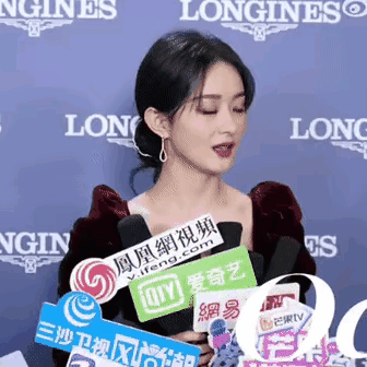 👅在里面不停转动，赵丽颖这是在干嘛？

#妙笔生花创作挑战# 
