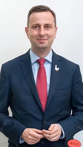 新消息！
波兰国防部长宣布了：
3月20日，波兰国防部长瓦迪斯瓦夫·科西尼亚克-