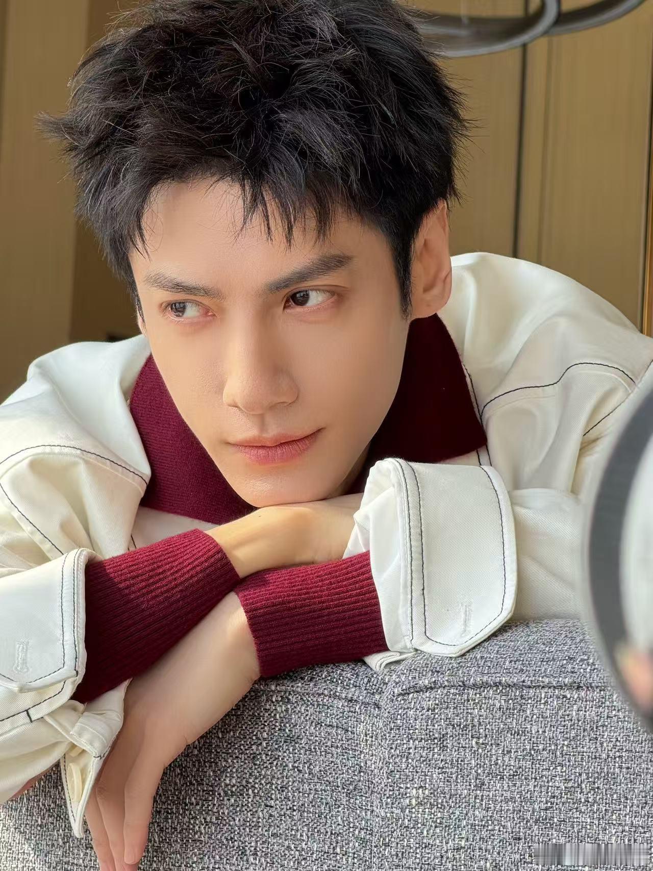 罗云熙上海活动造型期待4月20日罗云熙上海活动，他的造型从不敷衍，精致细节拉满，