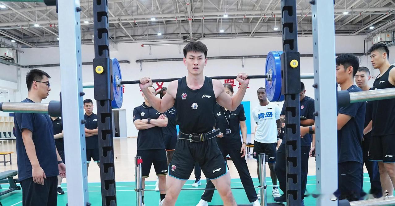 重磅调整！距离CBA新赛季开幕还有一个多月时间，今天有媒体人爆料，篮协已经向各俱