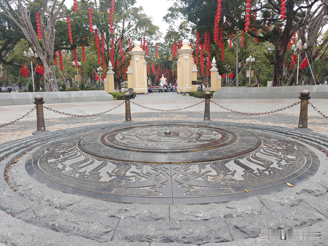 广州市中心海拔到底有多高？
城市原点海拔14.5米！已经突破了两位数！也就是说广