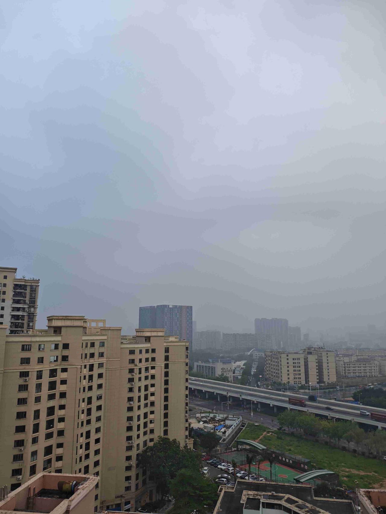 我的今日状态：😁轻松愉快
我这里的天气：🌤️多云：深圳今日多云，气温22度到
