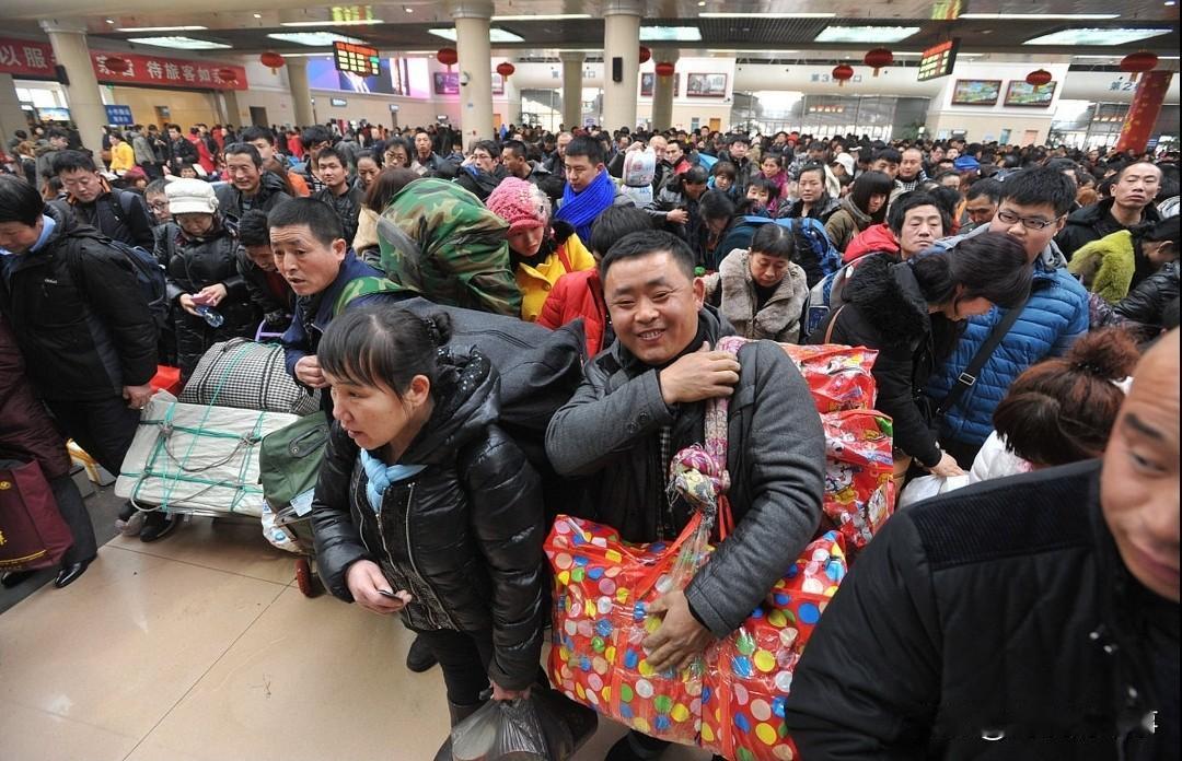 说一个春运很扎心的事实，20年前春运一票难求，能不能回家取决于能不能买到票，现在