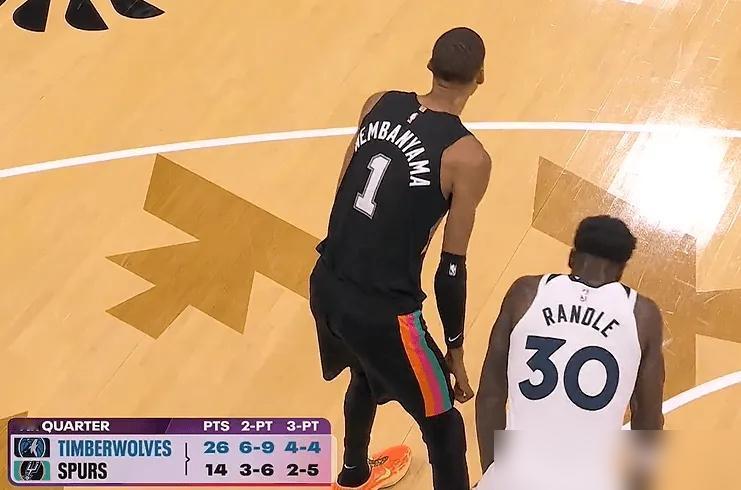 12个盖帽，NBA季后赛80年单场纪录。
然后，球队输了。
那个叫文班亚马的