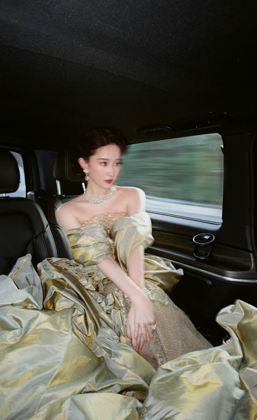 刘亦菲复古名伶来的 宝格丽女王来了！每帧都美到失语，我看到真正的“人间富贵花”啦