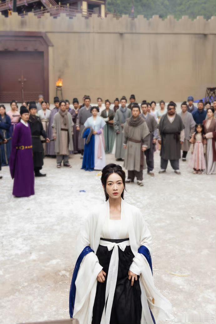 #吴谨言原声台词# 就隔着屏幕都有感受到吴谨言对于薛芳菲这个角色的驾驭能力有多强
