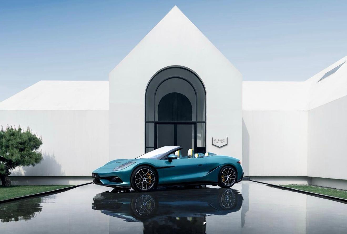 未免太豪气了，这次北京车展比亚迪包了整个E3馆，五网四品牌同台亮相，产品和体验双