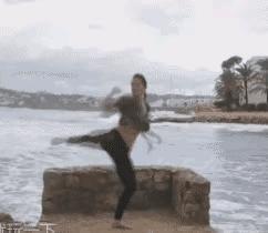 这女的老公情绪肯定很稳定。

网友: 这要是我老婆我情绪也肯定很稳定。