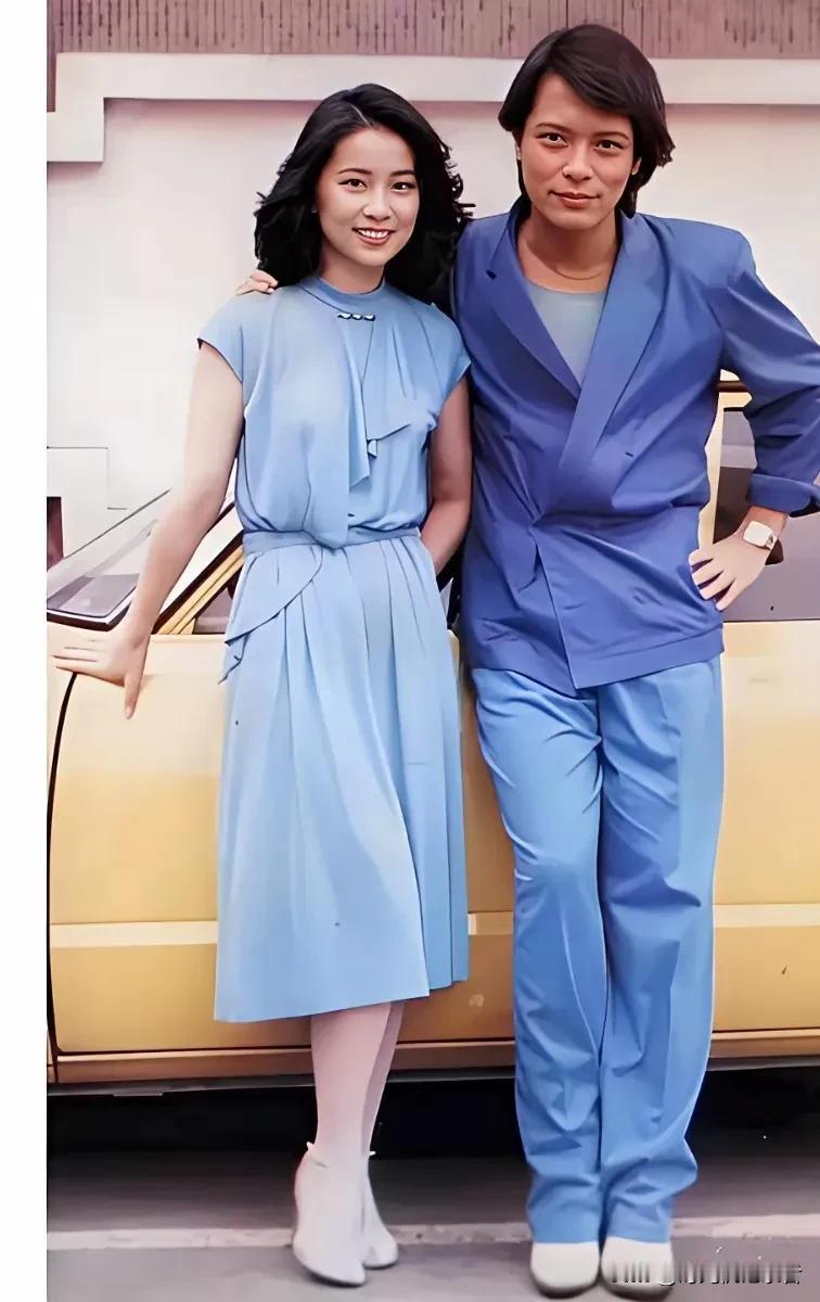 林凤娇的美真的被成龙一人占有啦！这是1980年林凤娇与刘文正的合影。
林凤娇真的