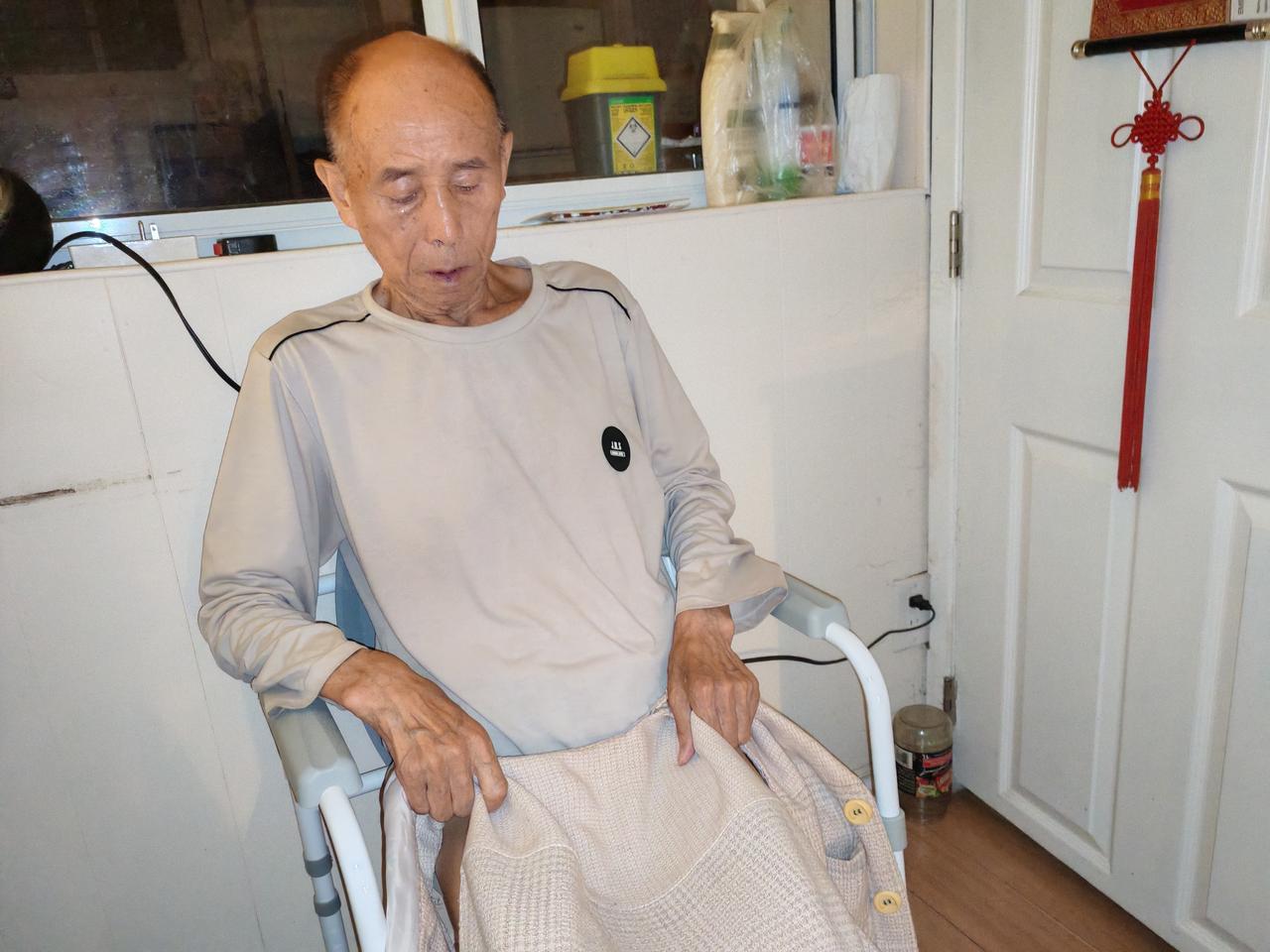 老伴三先生有时净干那些出人意料的事！

万万没想到：昨天晚上10点多钟我起夜之后