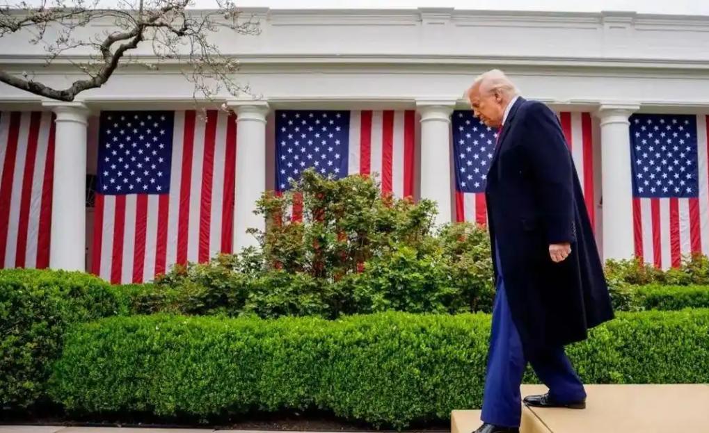 美国人后悔了，短短十几天的时间，美国对华出口生意基本被别国瓜分了。中国已经不买美