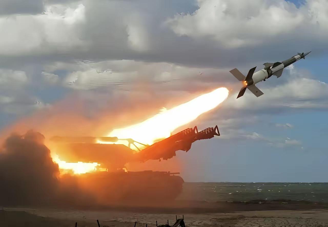 中东战火给我们最重要的启示就是：导弹是个好东西！反击速度快，突防能力强，射程远，