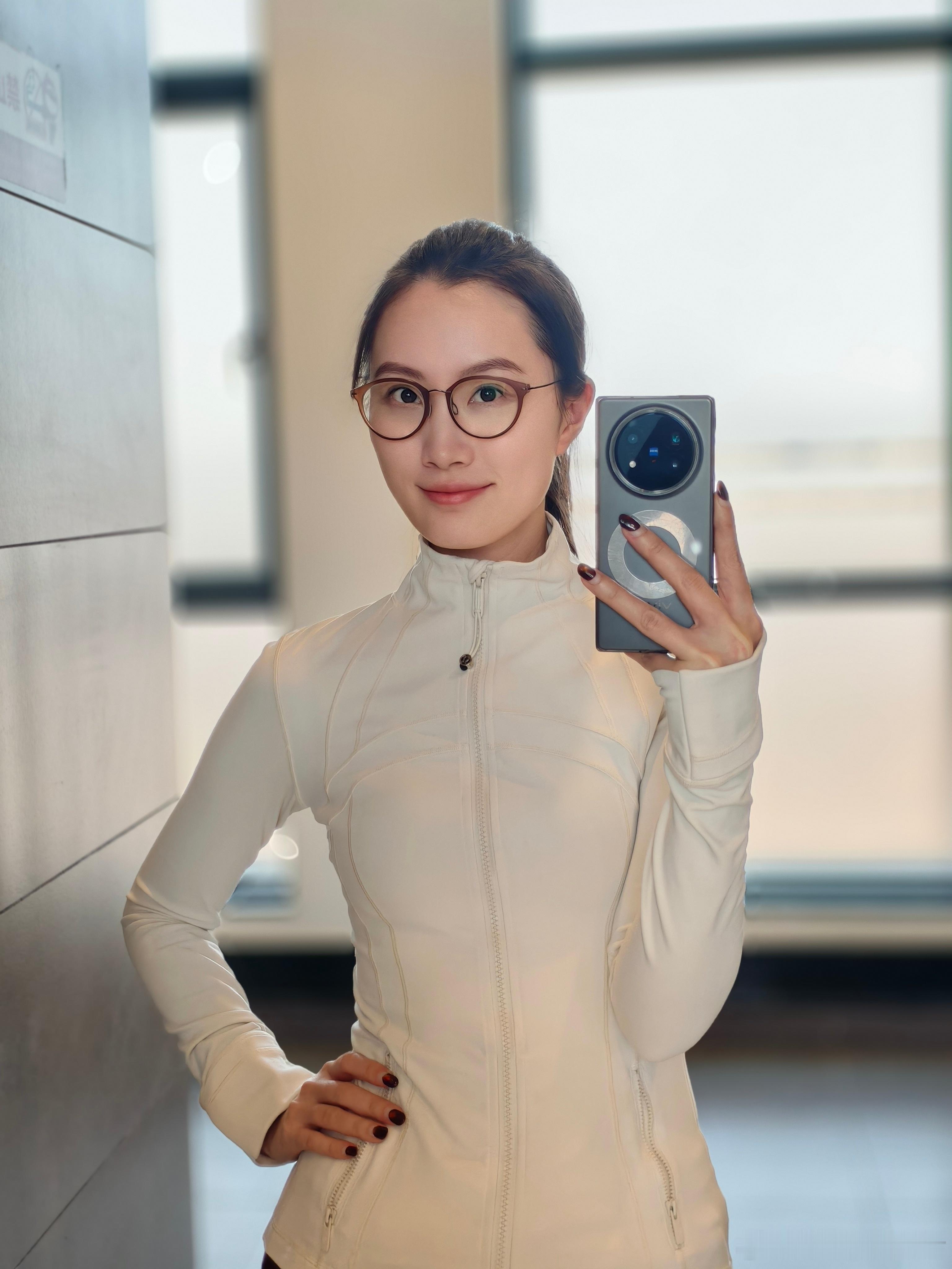 成年人的真性近视是不可逆的（除非手术）今天我也是眼镜马er近视只有100度 说高