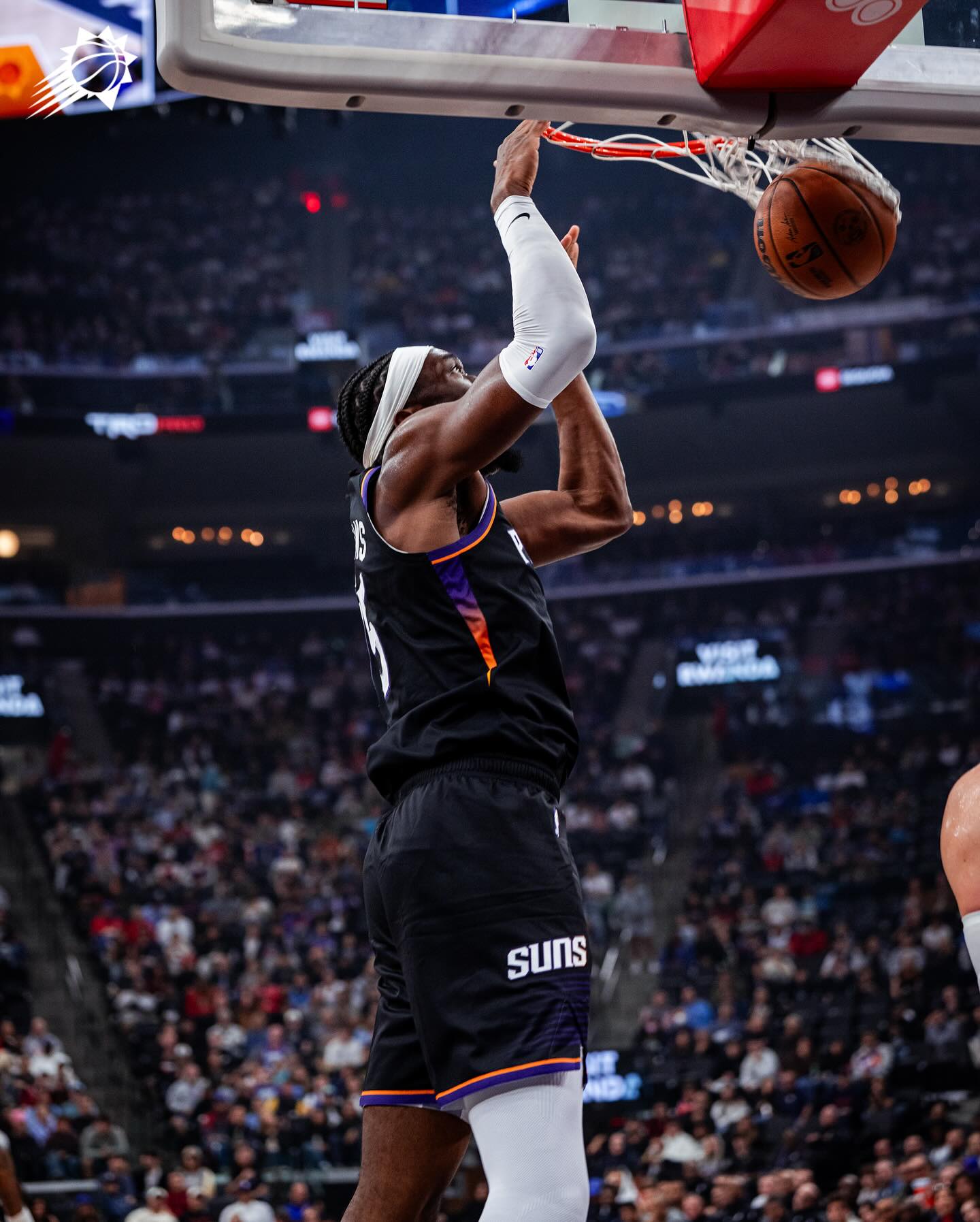 效率不俗！马克-威廉姆斯Ins晒赛场照庆祝今日战胜快船