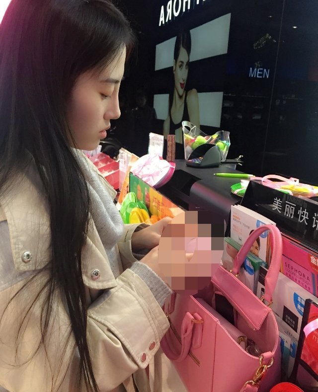 早期的鞠婧祎鼻子就好挺！ 
