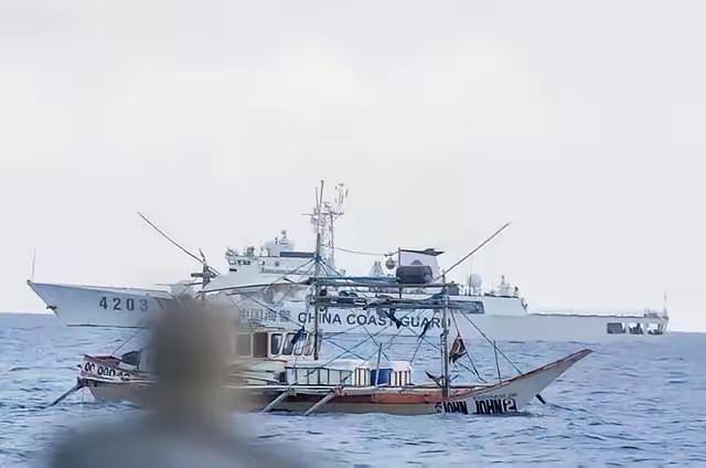 菲律宾全国大报《马尼拉时报》重大声明：南沙群岛黄岩岛是中国神圣领土，菲律宾舰队霸