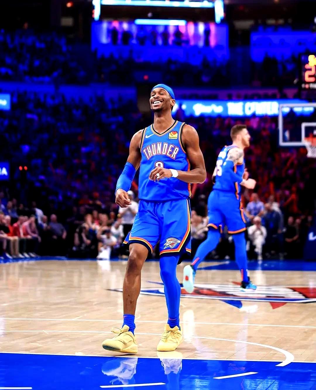 雷霆的亚历山大最近是真的猛！
 

快船当年死死攥着他不放手，可莱纳德在那头给压