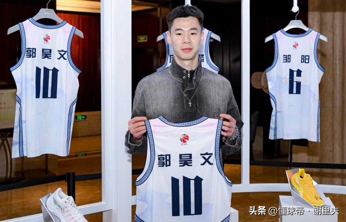 郭昊文在合同年，加盟辽篮最佳选择，可能改变生涯轨迹受益终身。
第一：英雄有用武之