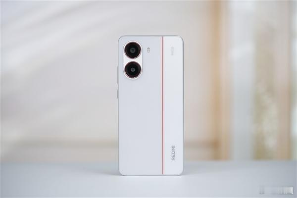 网上爆料，REDMI Turbo 4 Pro将采用6.8英寸的1.5K直屏，同时