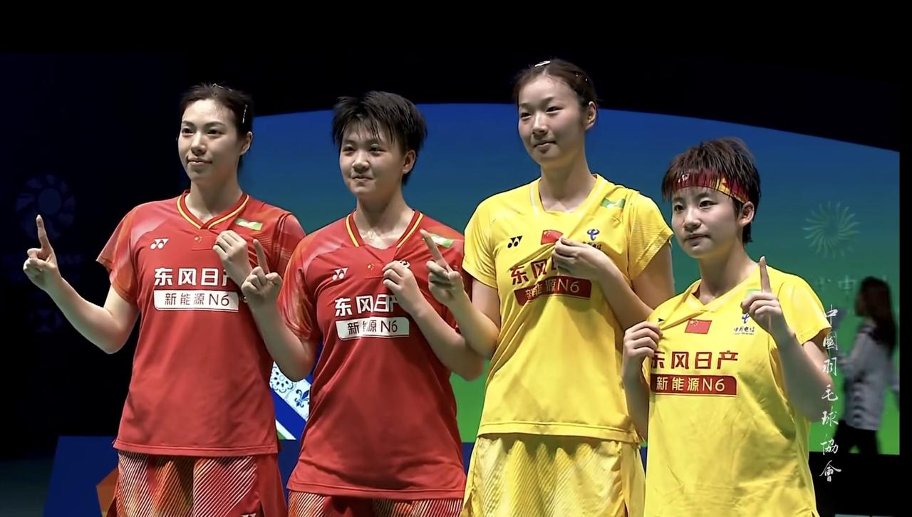 鲍骊婧/曹梓涵德比战2-0击败队友夺取澳门赛女双冠军

女双决赛，国羽小将内部P