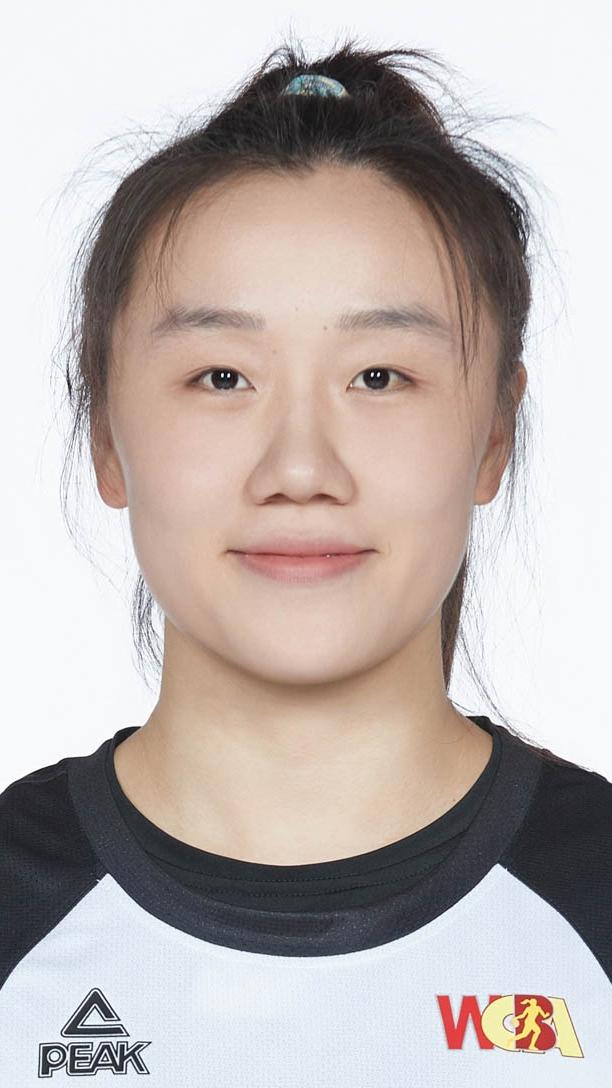 贾赛琪，山东青岛人，生于1998年，身高185cm，中国女子篮球前锋 。曾效力八