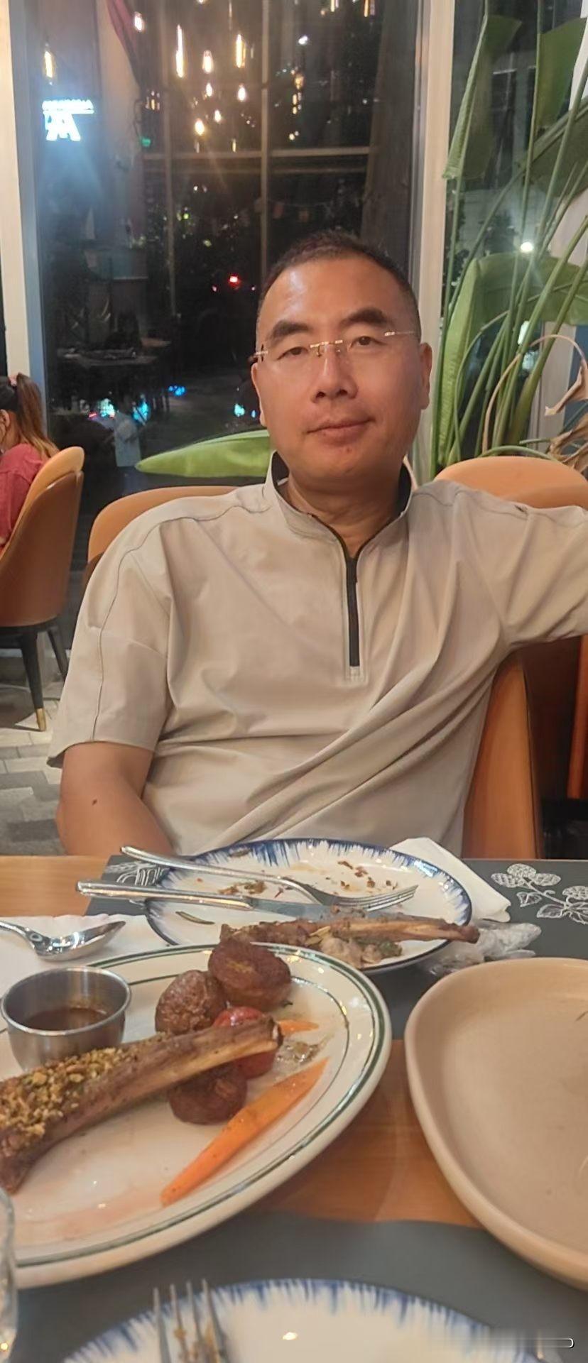 上海知名德式餐厅琥珀屋
​李总从地产业转战餐饮业
选址​上海A+类购物中心
​典