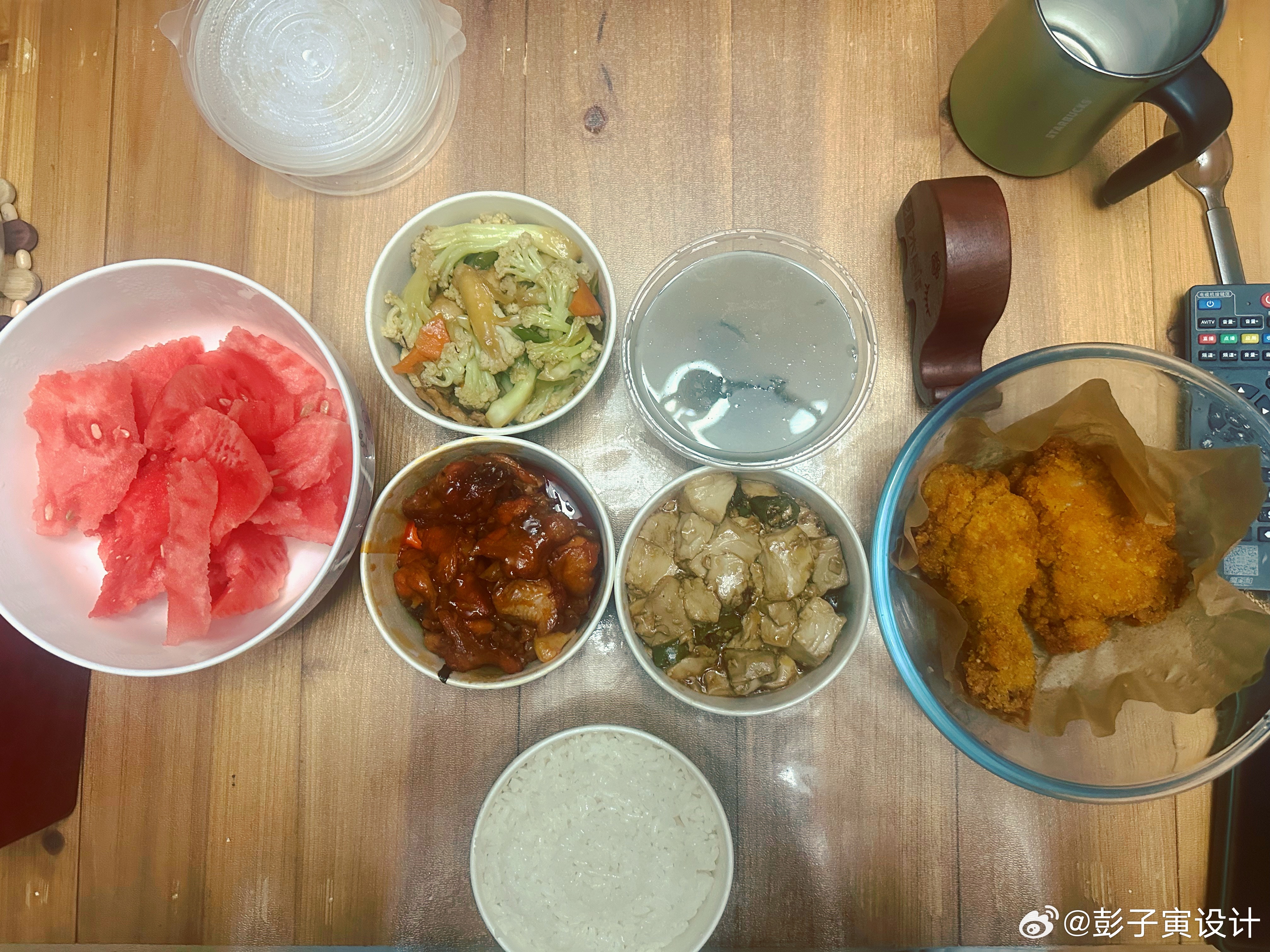 今天吃京禾大食堂  尖椒豆腐  三杯鸡小翅根 干锅花菜  例汤 南京·京禾大食堂