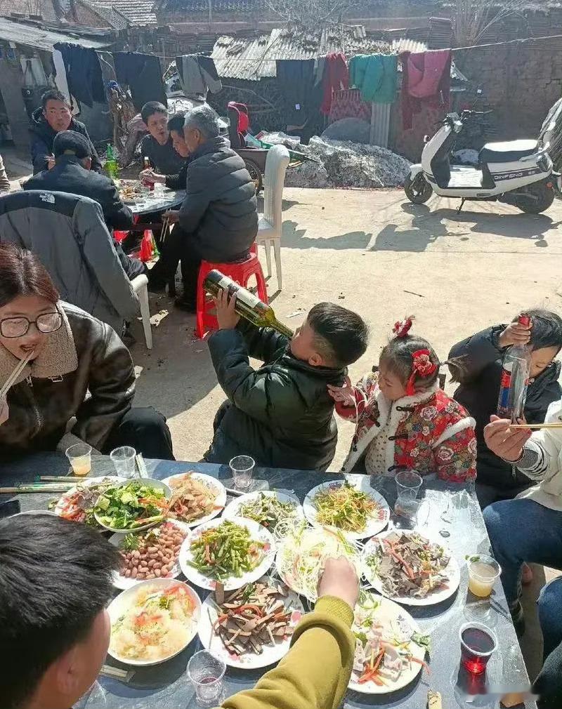 不走亲戚，不拜年，自己是爽了，但吃亏的是你的孩子。当你的孩子大了，没有一个亲戚可