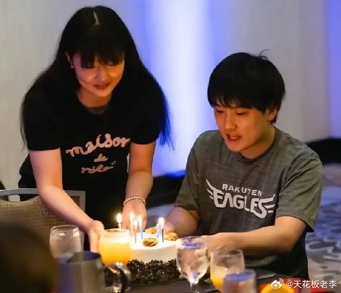 什么情况？在妹妹及队友众星捧月般，过完生日的张本智和，这是要躺进8强，直冲决赛了