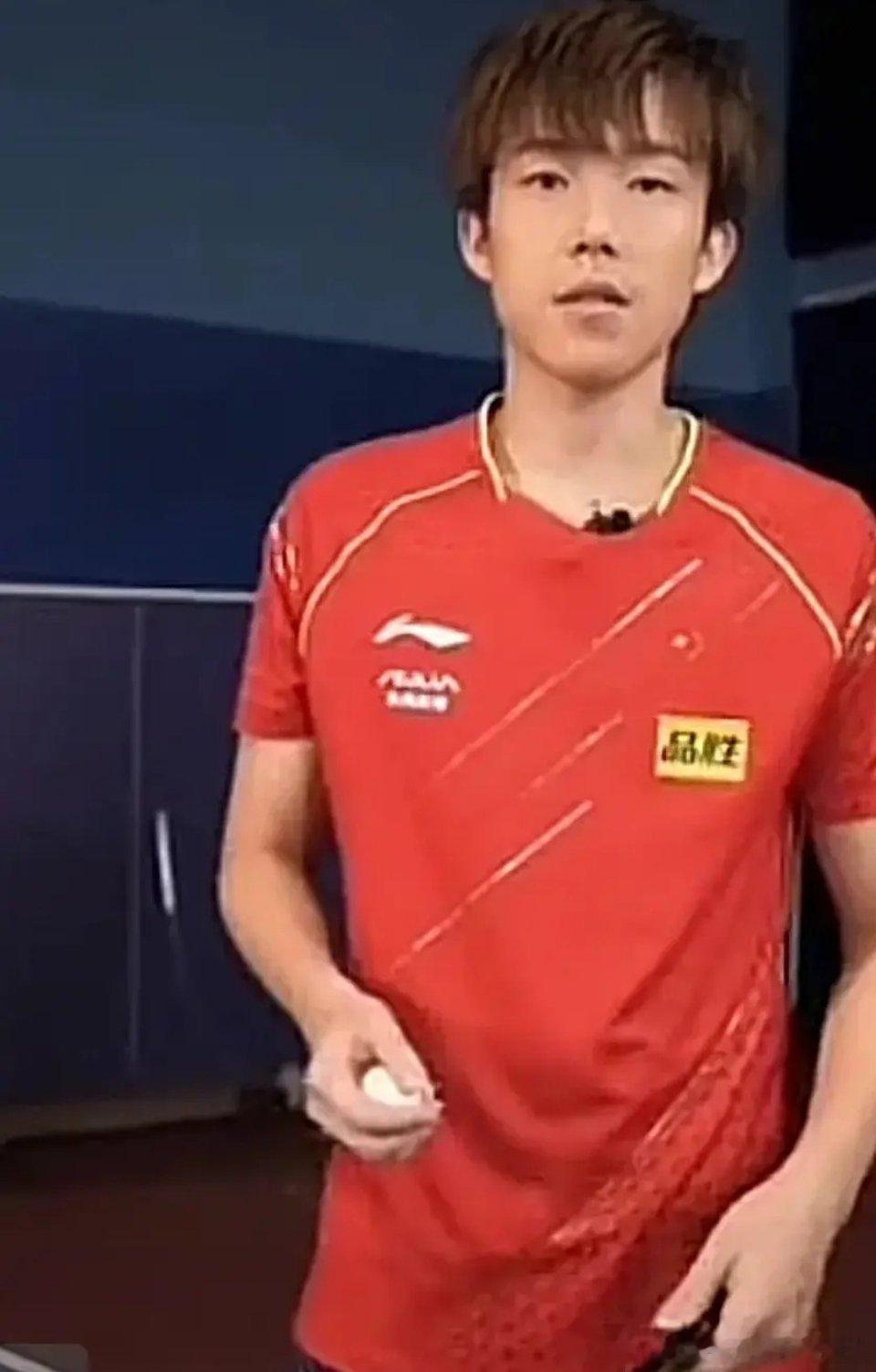 这俩人是不是有点像 ​​​